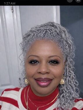 Meet your Posher, Cynthia